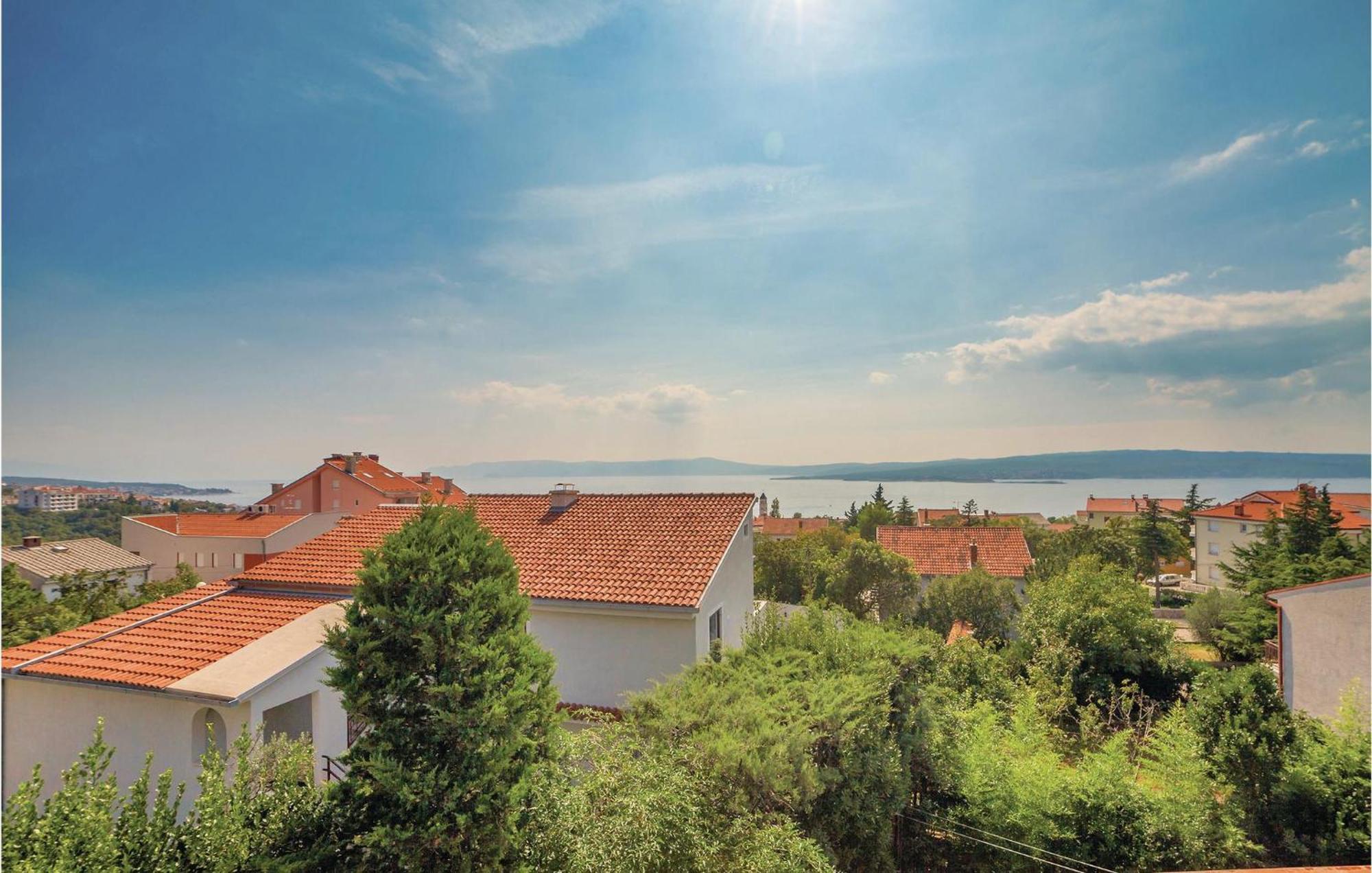 2 Bedroom Amazing Apartment In Crikvenica Esterno foto