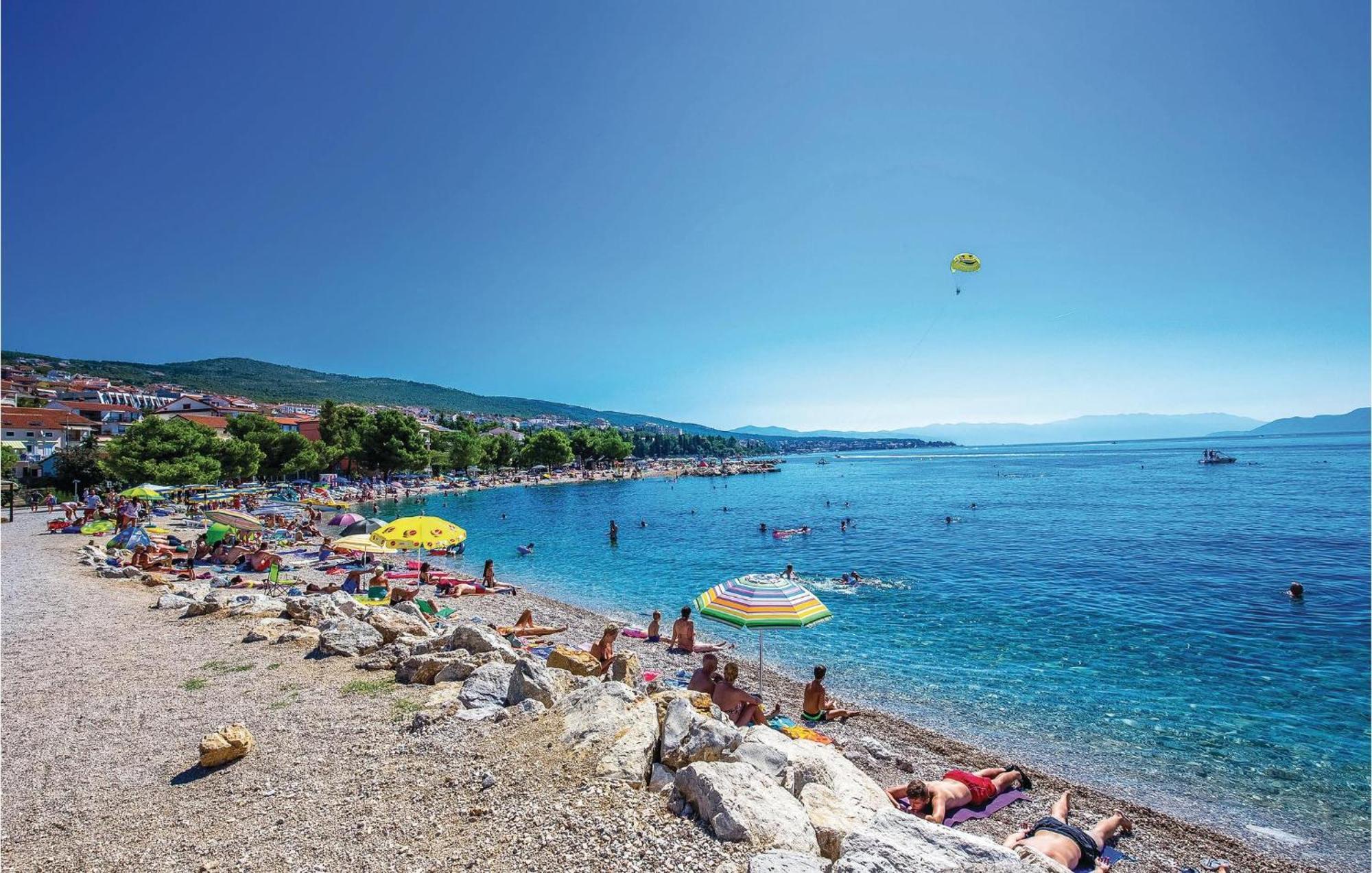 2 Bedroom Amazing Apartment In Crikvenica Esterno foto