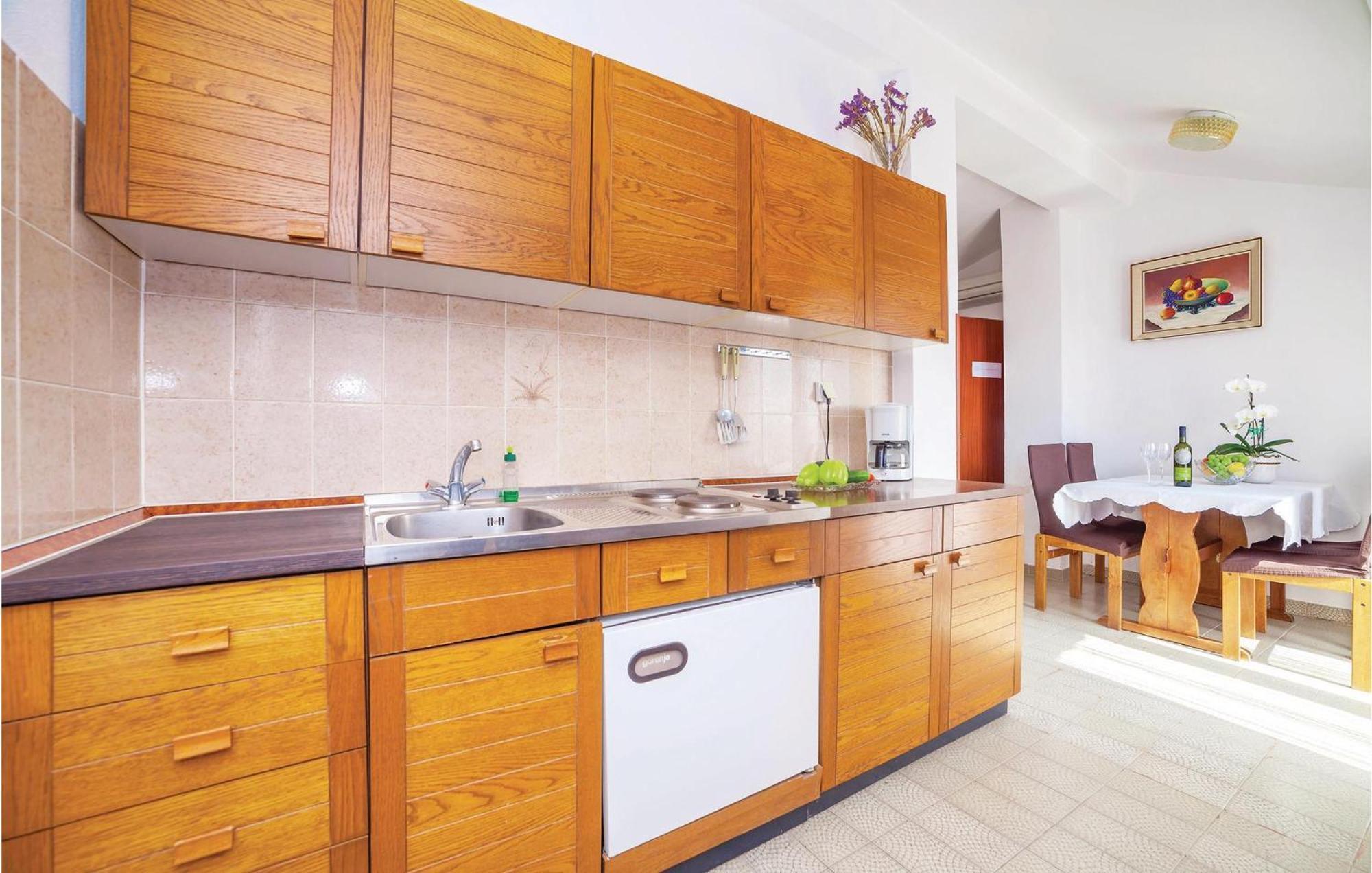 2 Bedroom Amazing Apartment In Crikvenica Esterno foto