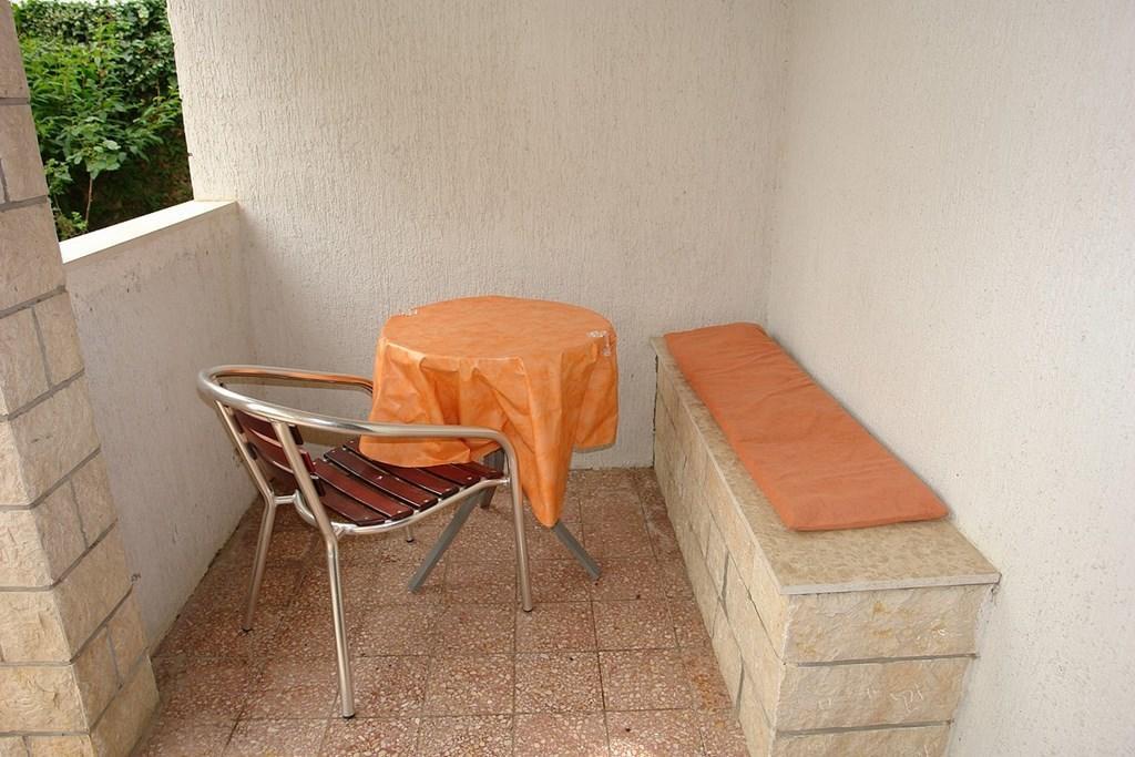 2 Bedroom Amazing Apartment In Crikvenica Camera foto
