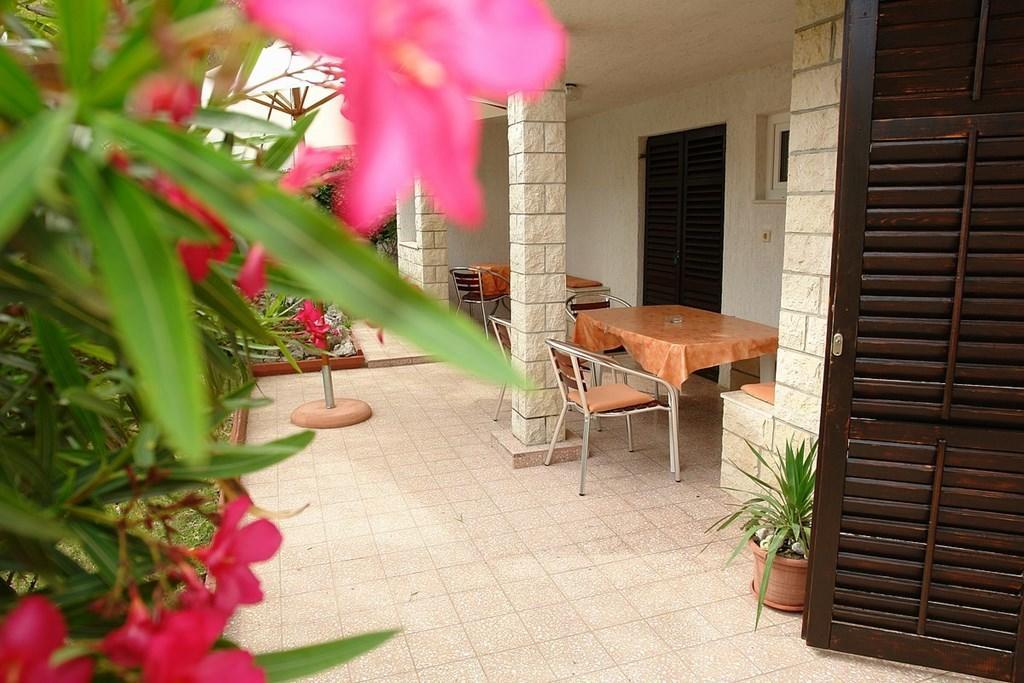 2 Bedroom Amazing Apartment In Crikvenica Camera foto