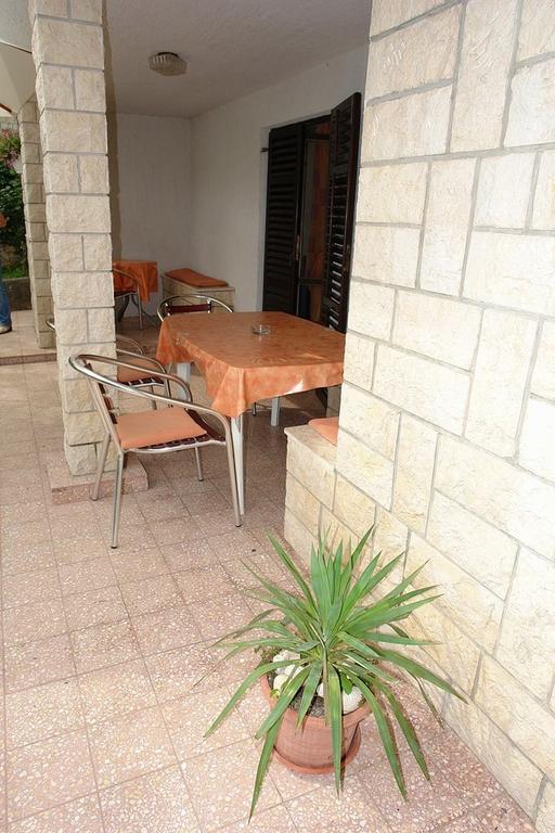 2 Bedroom Amazing Apartment In Crikvenica Camera foto